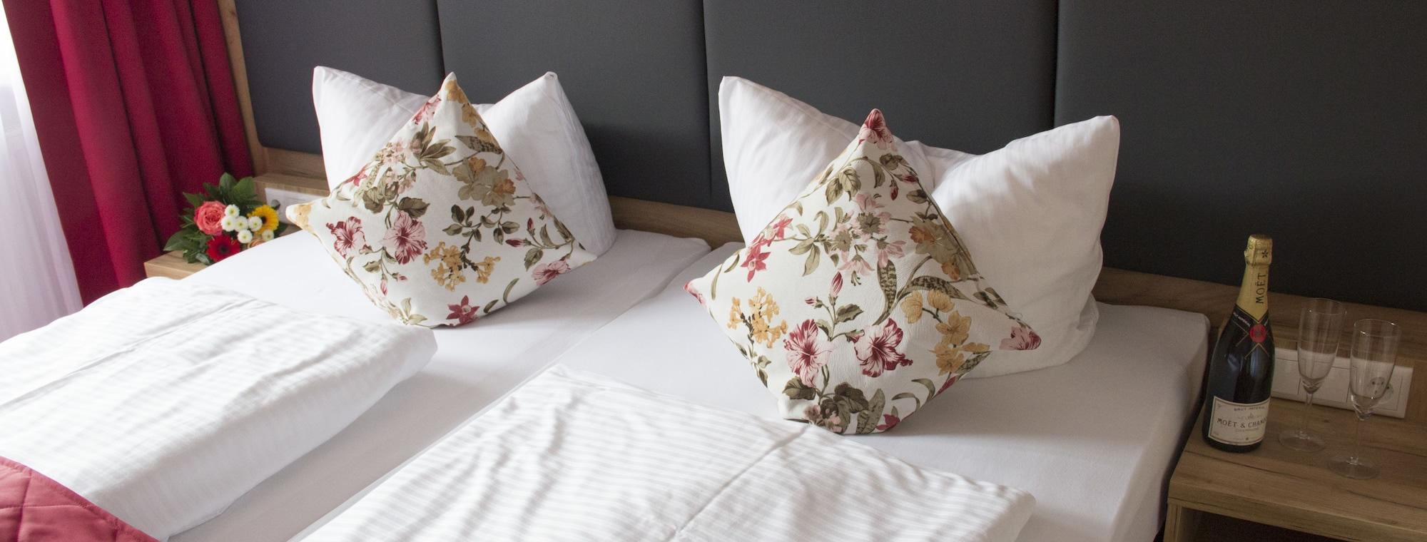 Hotel Am Siebersturm โรเทนบวร์ก อ็อบ แดร์เทาเบอร์ ภายนอก รูปภาพ