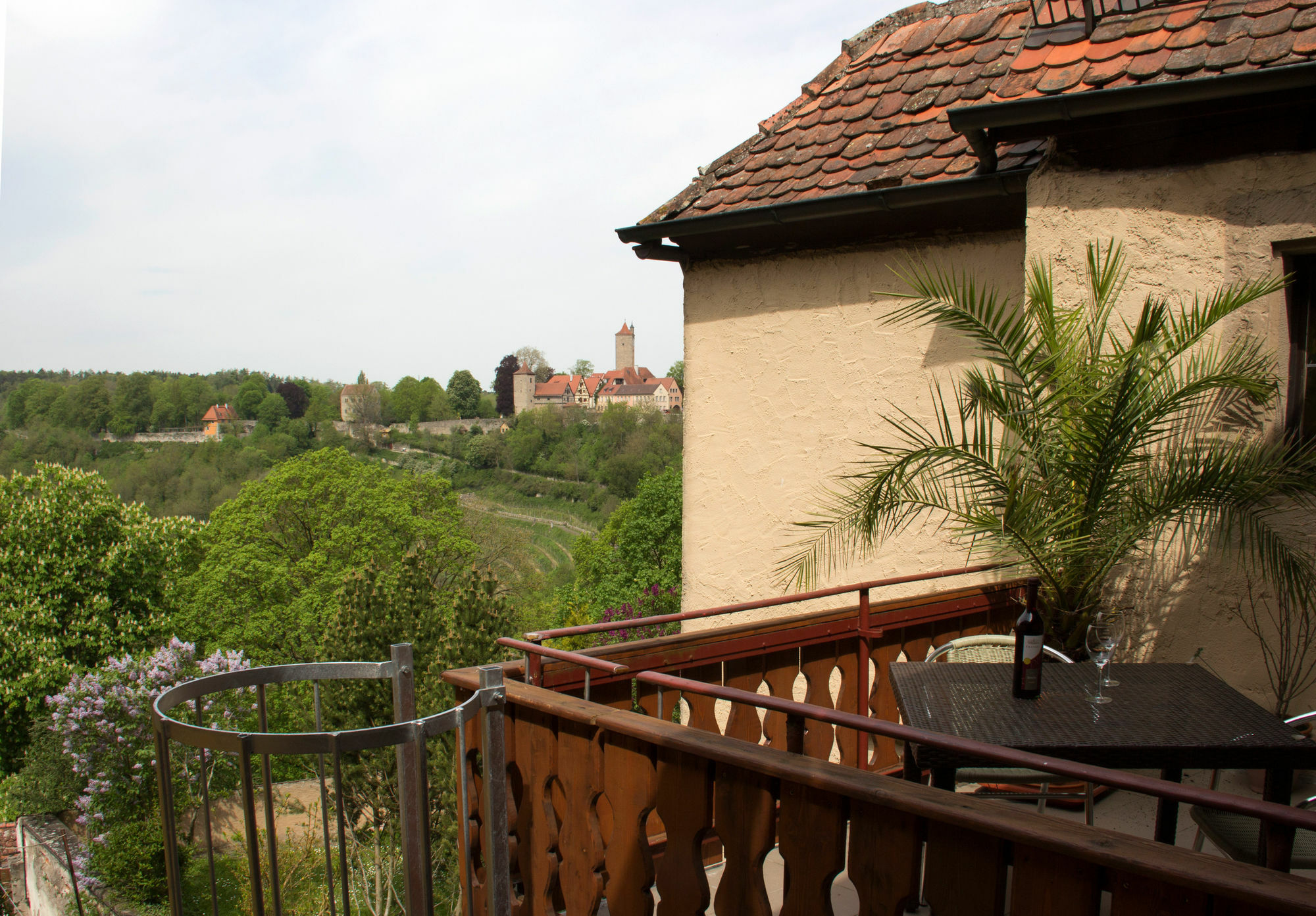 Hotel Am Siebersturm โรเทนบวร์ก อ็อบ แดร์เทาเบอร์ ภายนอก รูปภาพ